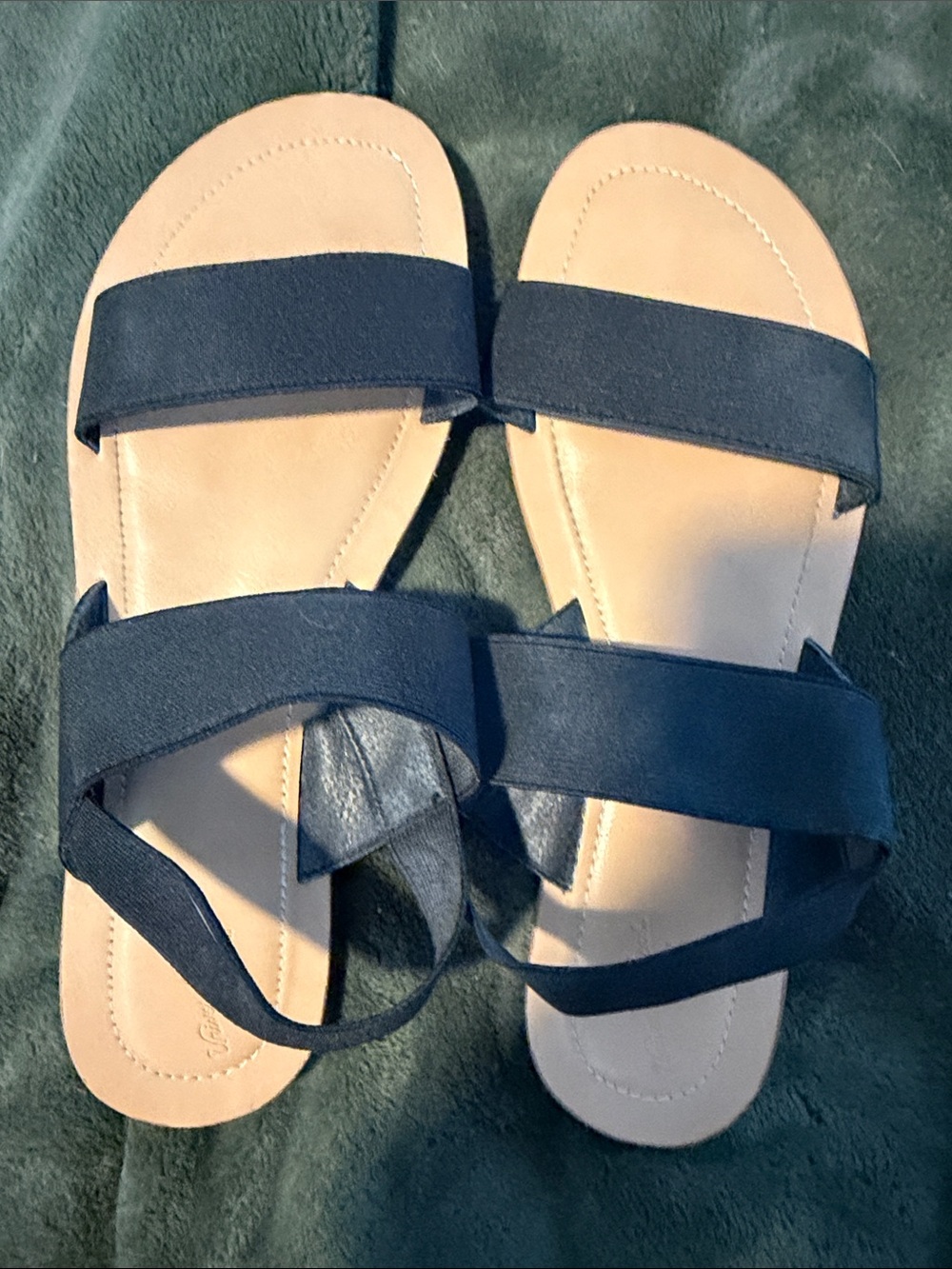 Universal Thread Black Double-Strap Elastic Slide Sandals